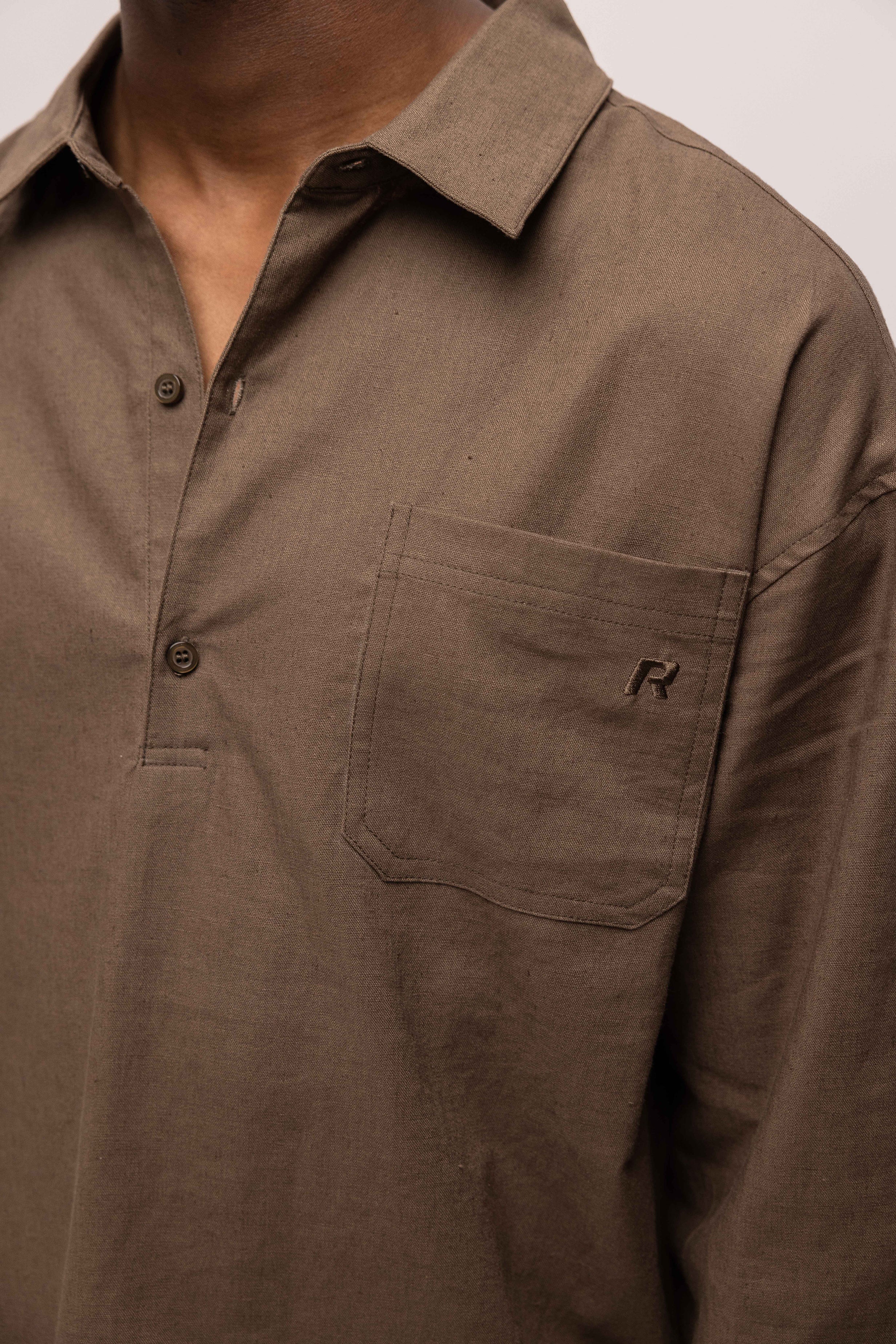 RIVERO - LINEN SHIRT QUARTER BUTTON BROWN - Image 8