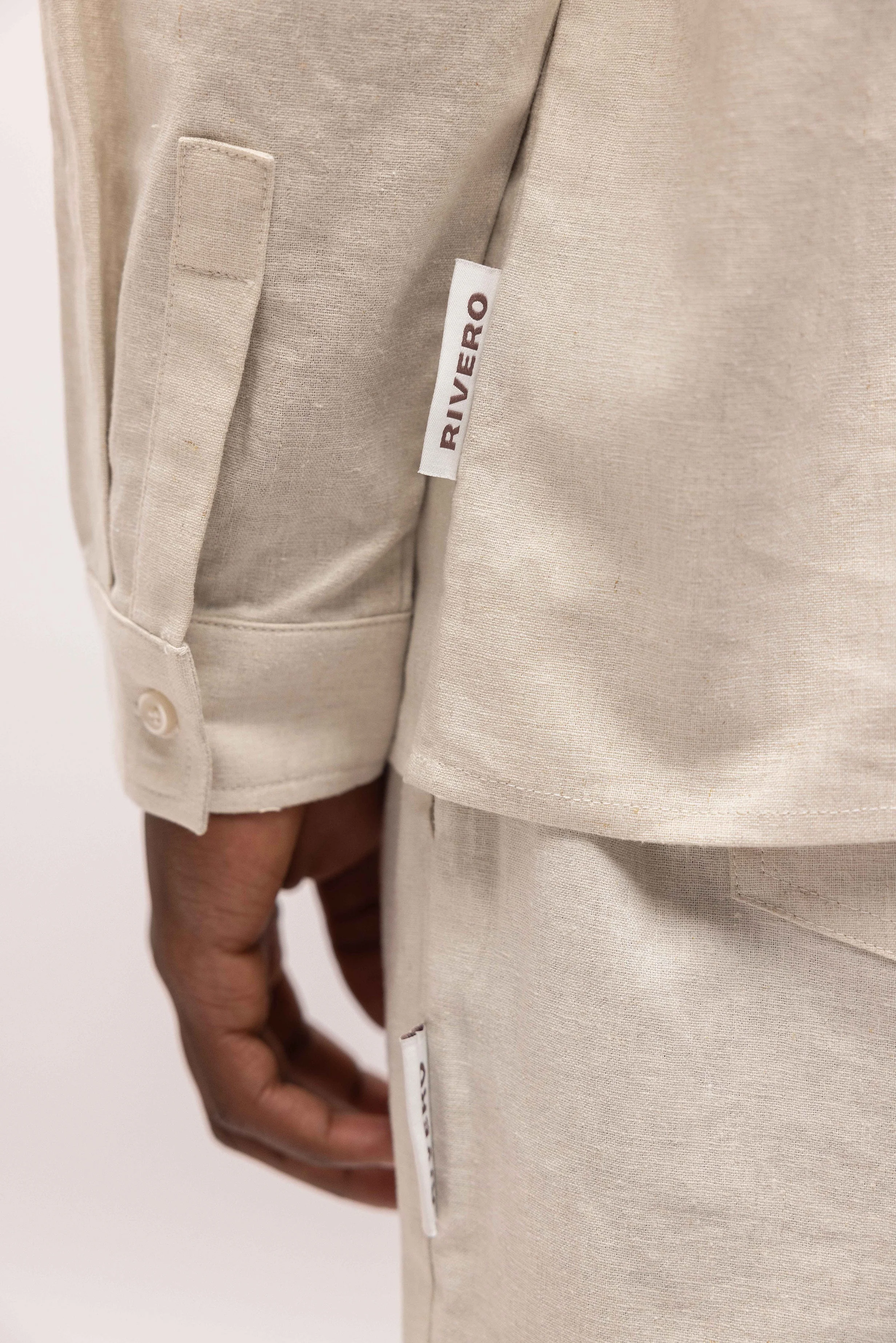 RIVERO - LINEN SHIRT QUARTER BUTTON SAND - Image 7