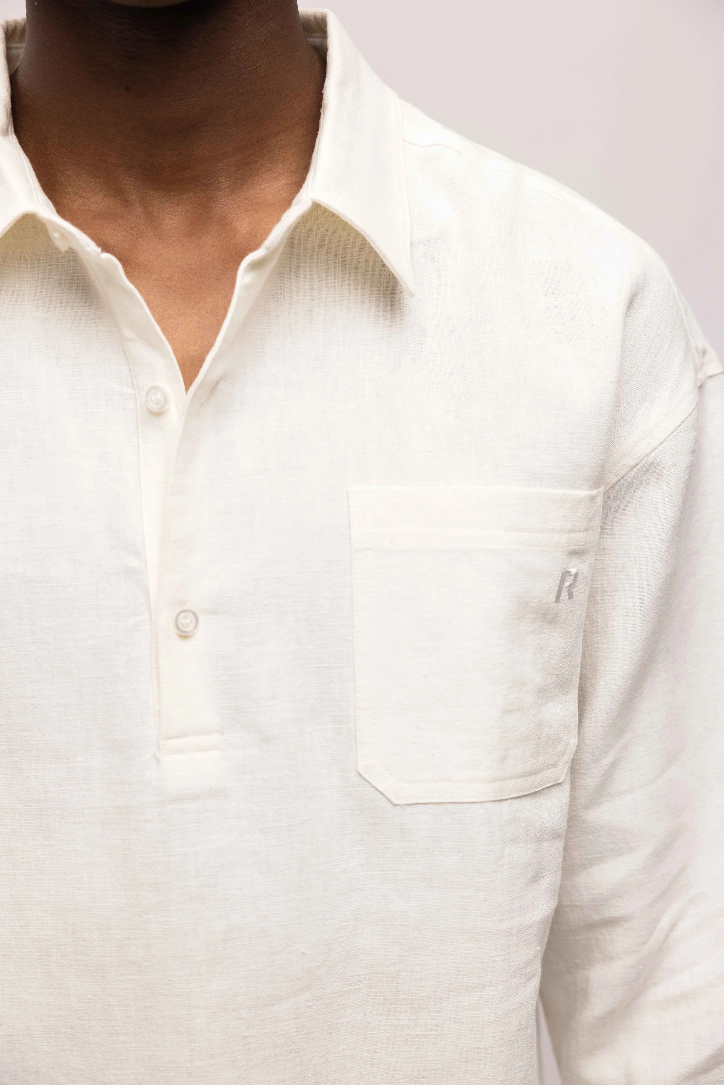 RIVERO - LINEN SHIRT QUARTER BUTTON WHITE - Image 6