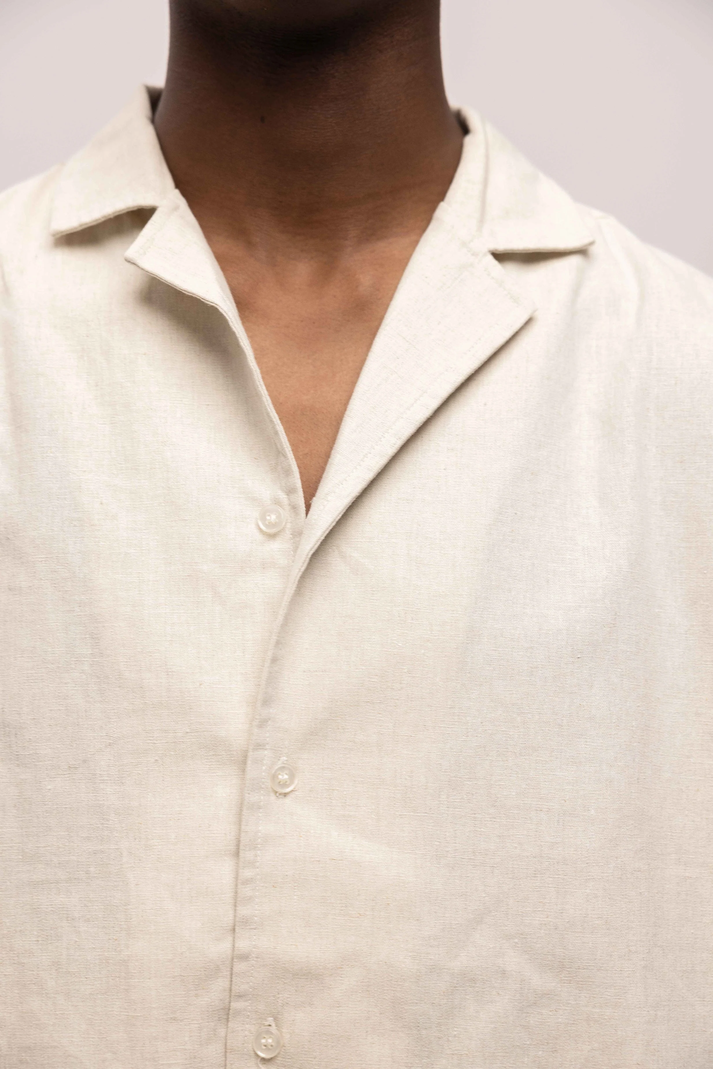 RIVERO - LINEN SHIRT SHORT SLEEVE SAND - Image 9