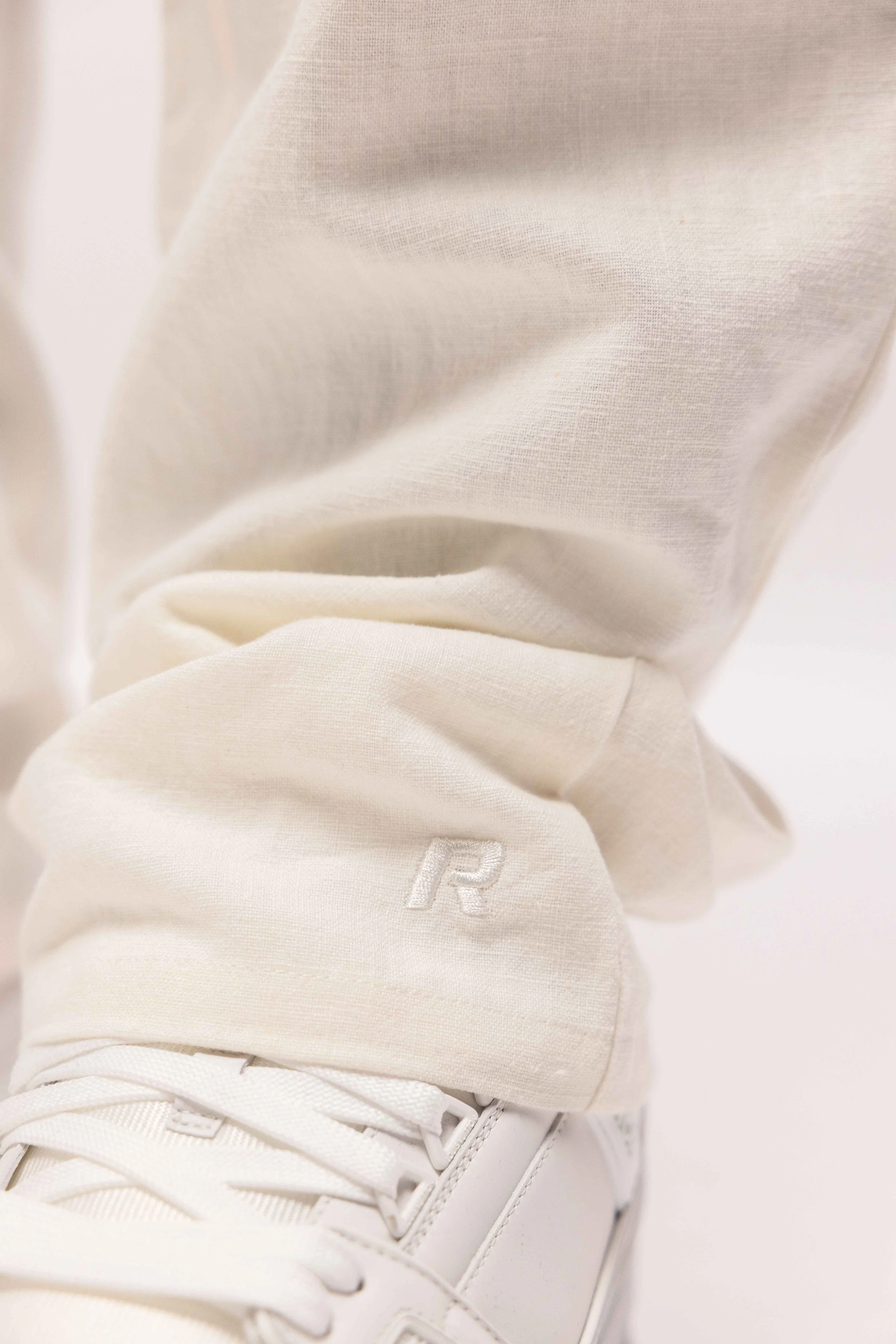 RIVERO - LINEN STRAIGHT LEG PANTS WHITE - Image 11