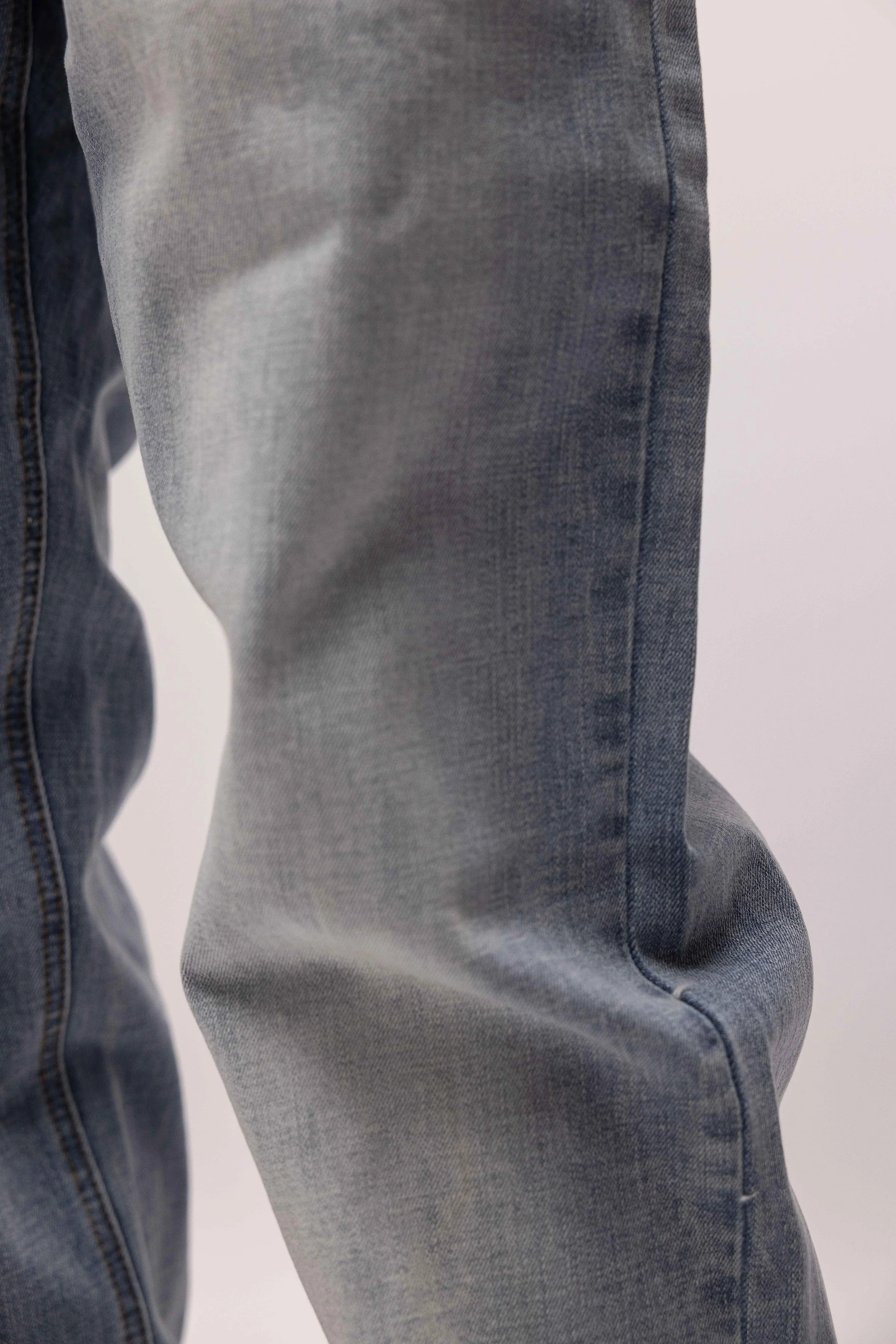 RIVERO - REGULAR EMBOSSED WASHED DENIM JEANS - Image 6