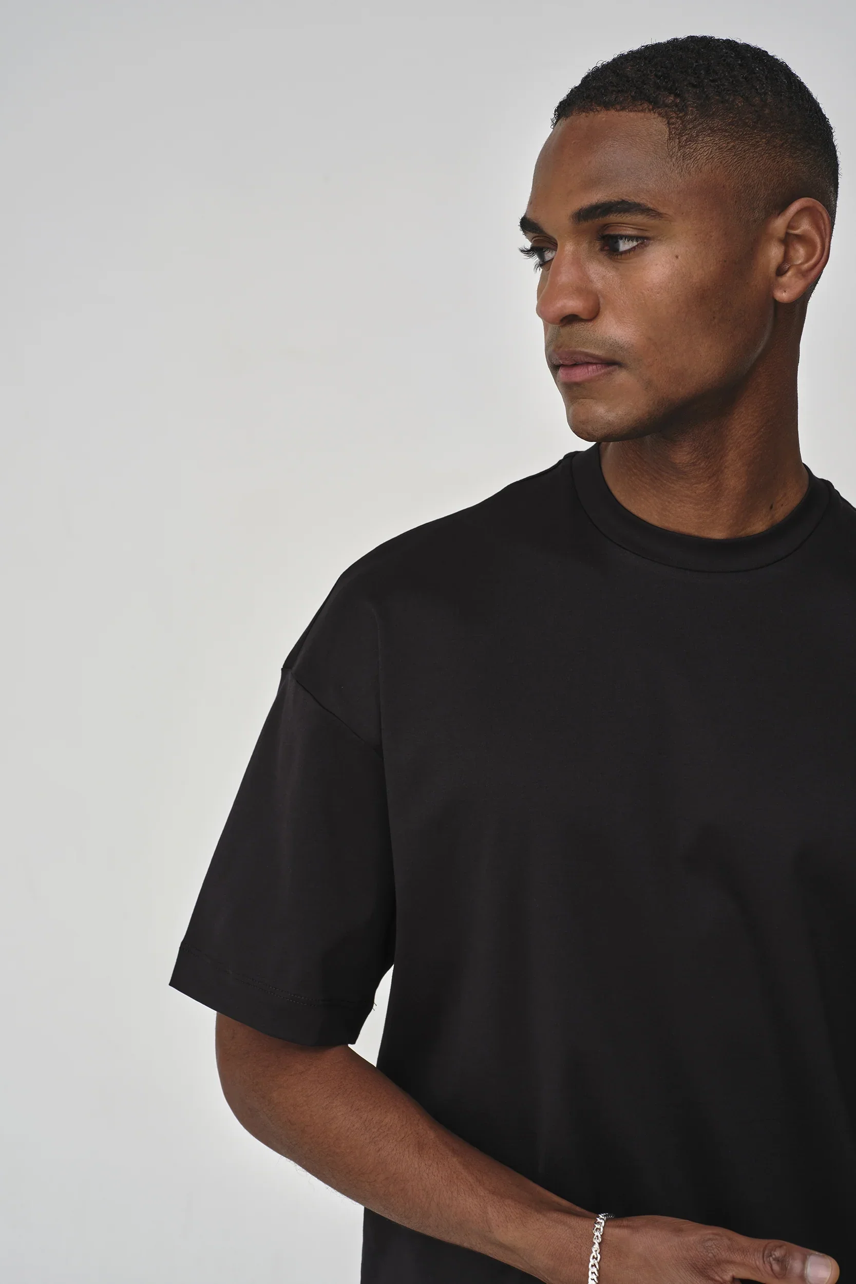 VALENZA - INTERLOCK SUPIMA OVERSIZED T-SHIRT BLACK - Image 4