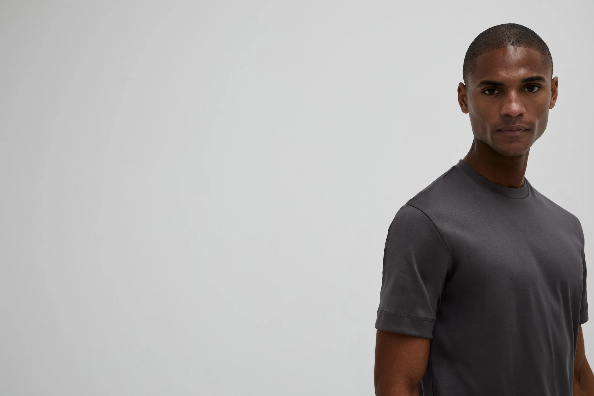 VALENZA - INTERLOCK SUPIMA T-SHIRT DARK GREY - Image 4