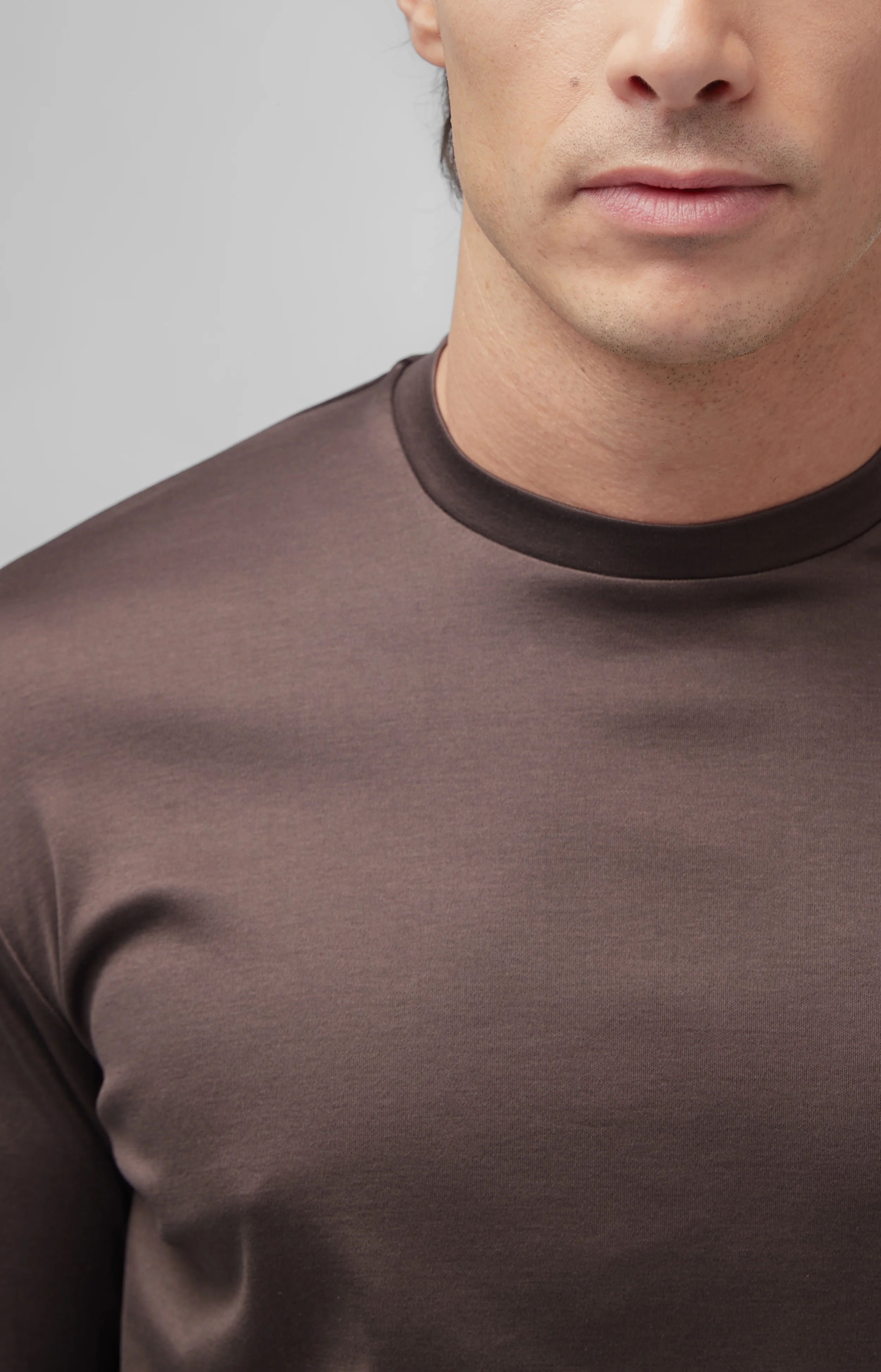 VALENZA - INTERLOCK SUPIMA T-SHIRT LONG SLEEVE EBONY BROWN - Image 4